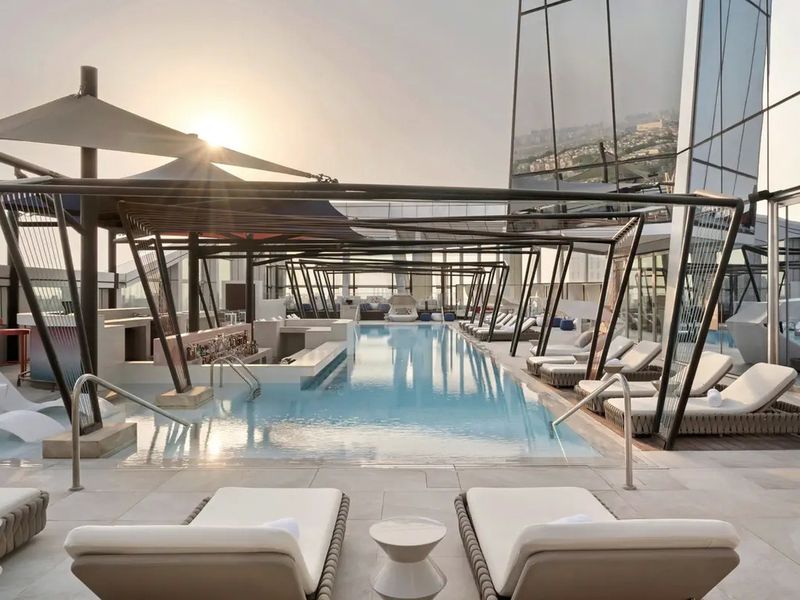 SO/ Uptown Dubai 5*