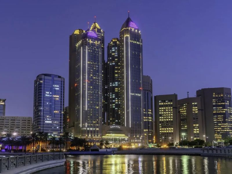Sofitel Abu Dhabi Corniche 5*