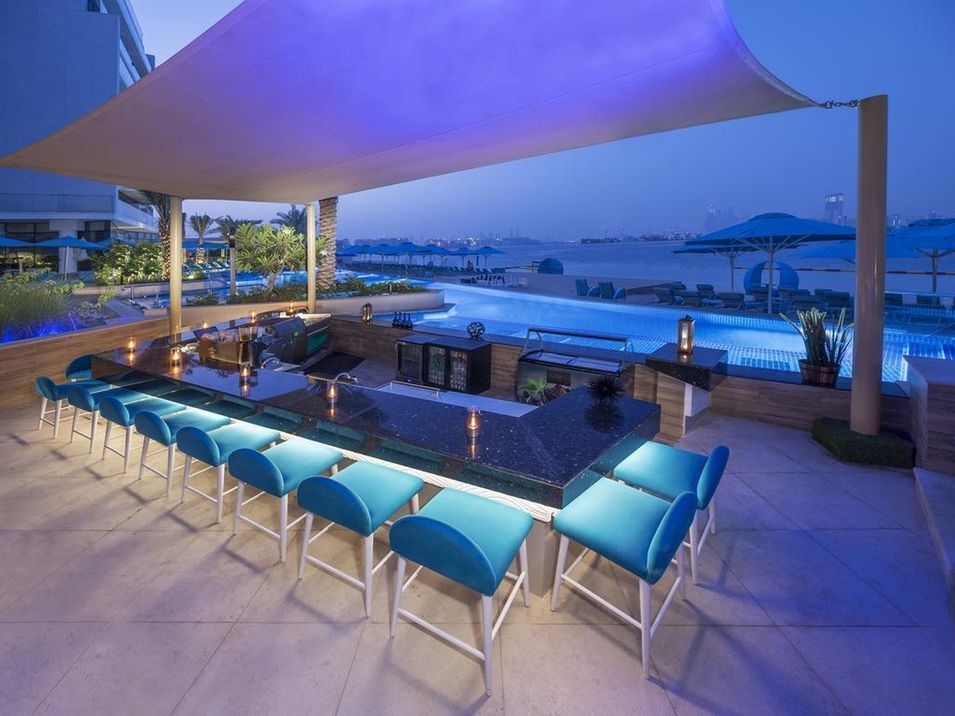 basen, drink bar