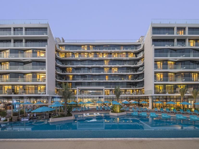 obiekt, teren hotelu, basen