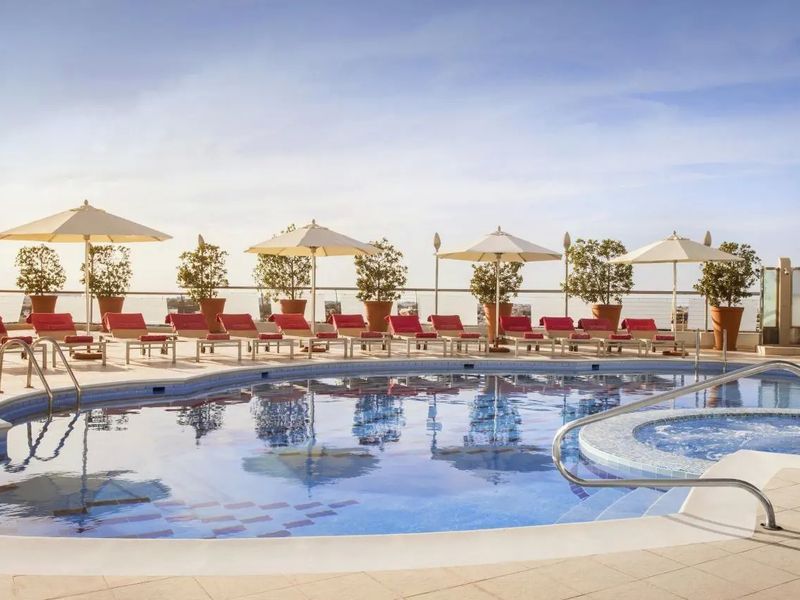 Towers Rotana 4*