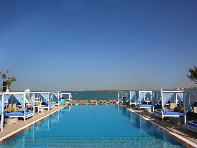 Yas Island Rotana 4*