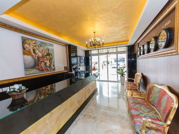 Empire 4*