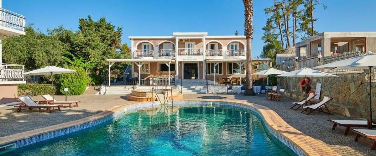 teren hotelu, basen, obiekt
