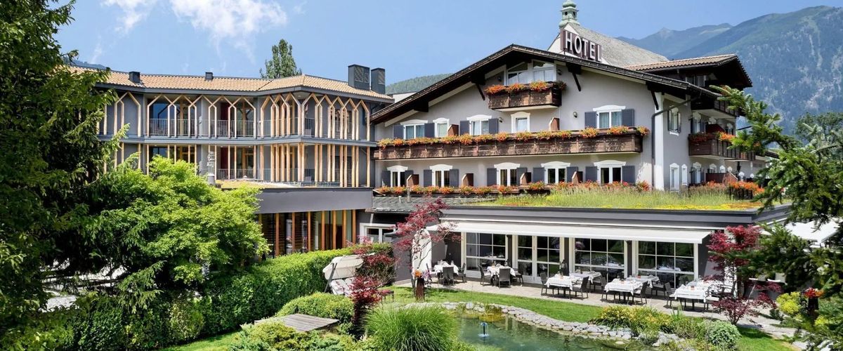 obiekt, teren hotelu