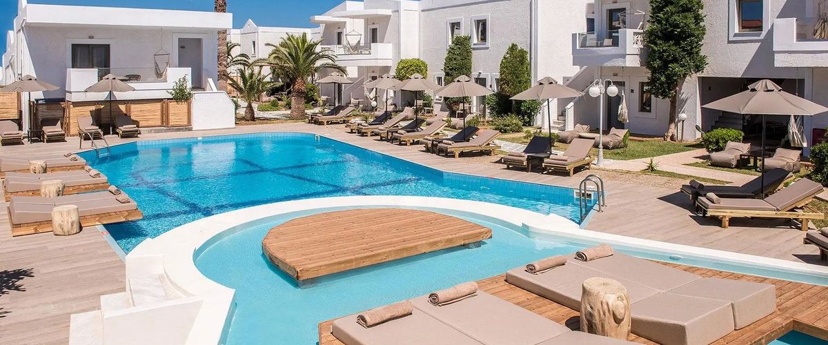 obiekt, teren hotelu, basen