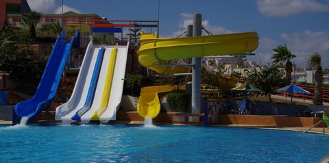 basen, zjeżdżalnia