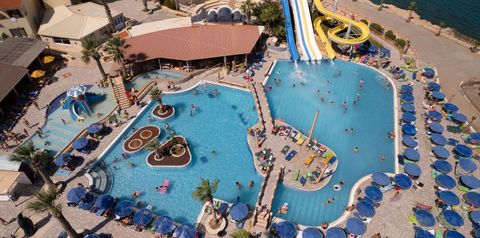 basen, zjeżdżalnia