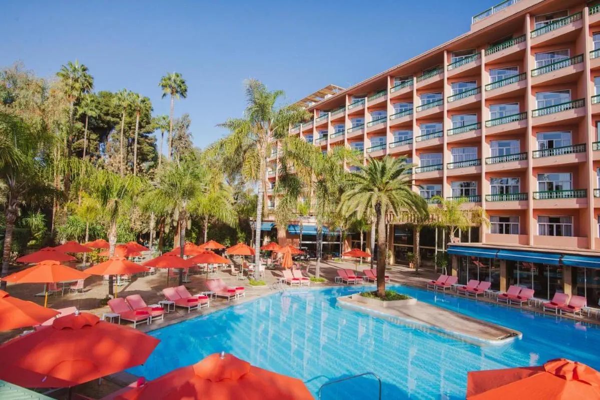 obiekt, teren hotelu, basen