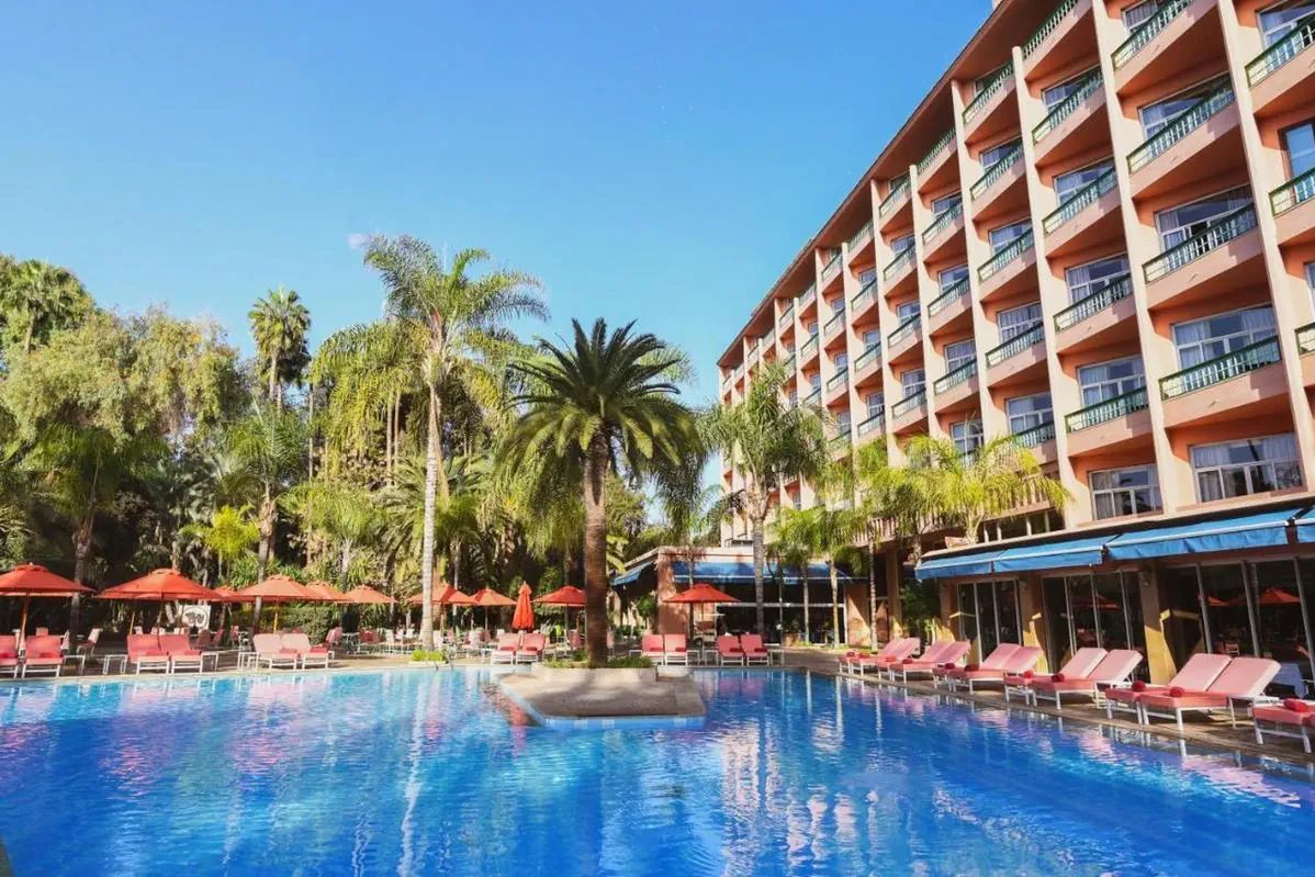 obiekt, teren hotelu, basen