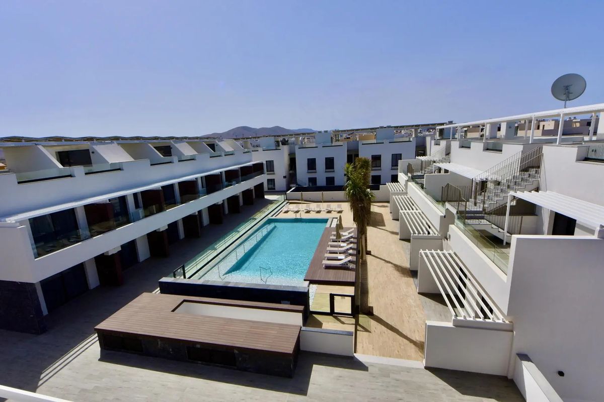 obiekt, teren hotelu, basen