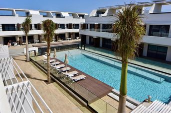 Esmeralda Cotillo Homes by LIVVO