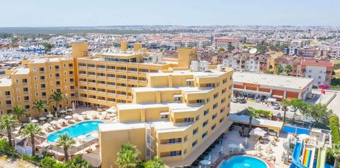 budynek główny, teren hotelu