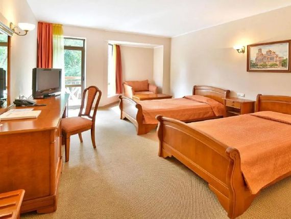 Estreya Residence 4*