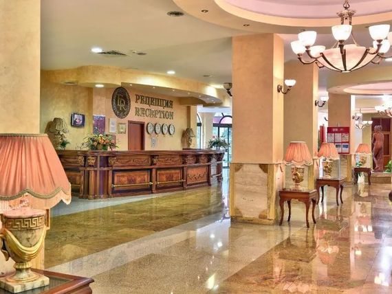 Estreya Residence 4*