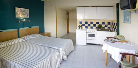 pokój, kuchnia / aneks kuchenny