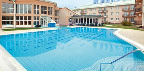 obiekt, teren hotelu, basen