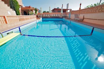 Evina Rooms & Suites