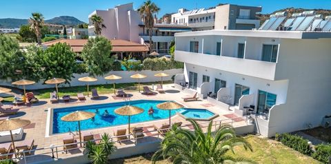 obiekt, teren hotelu, basen