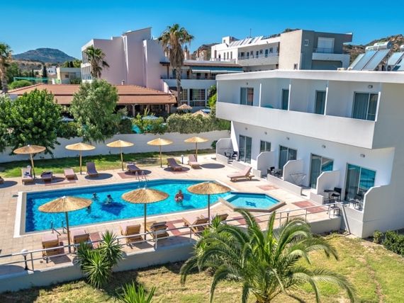 obiekt, teren hotelu, basen