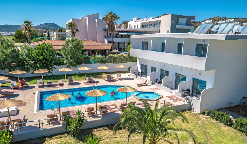 obiekt, teren hotelu, basen