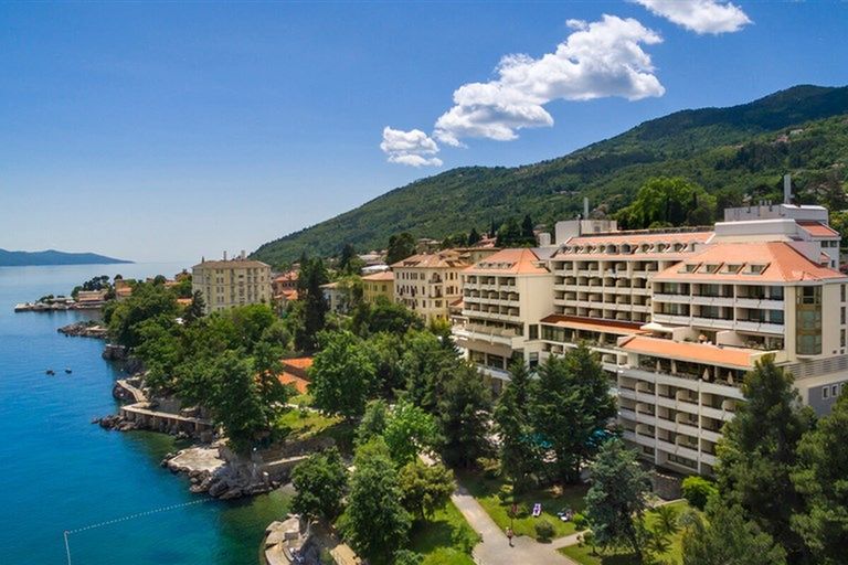 obiekt, budynek główny, teren hotelu