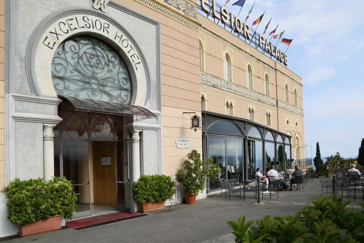 obiekt, teren hotelu
