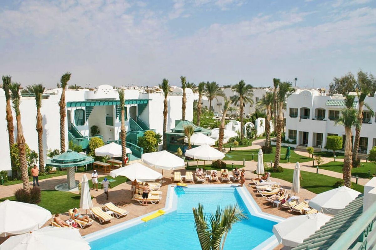 basen, teren hotelu