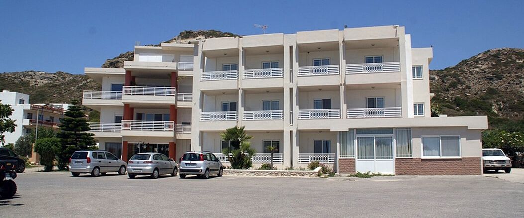 budynek główny, teren hotelu