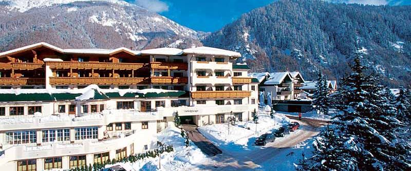 teren hotelu, budynek główny