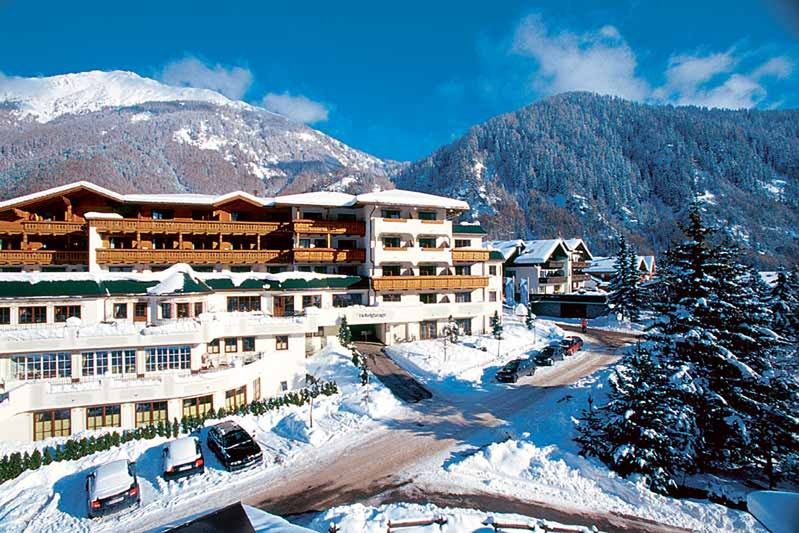 teren hotelu, budynek główny