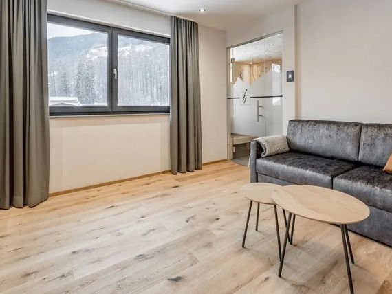Falkners Five 4*