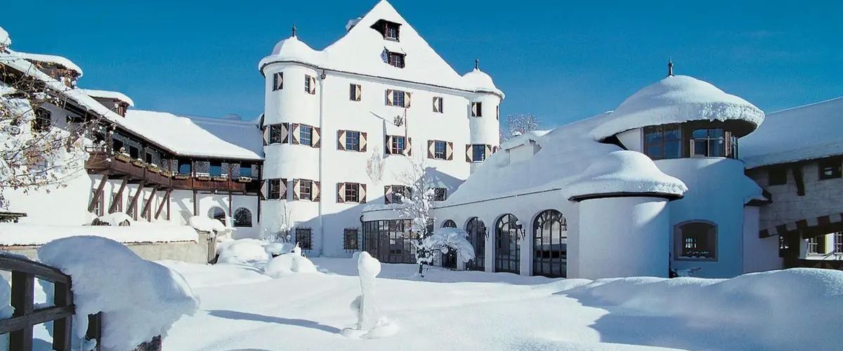 teren hotelu, budynek główny