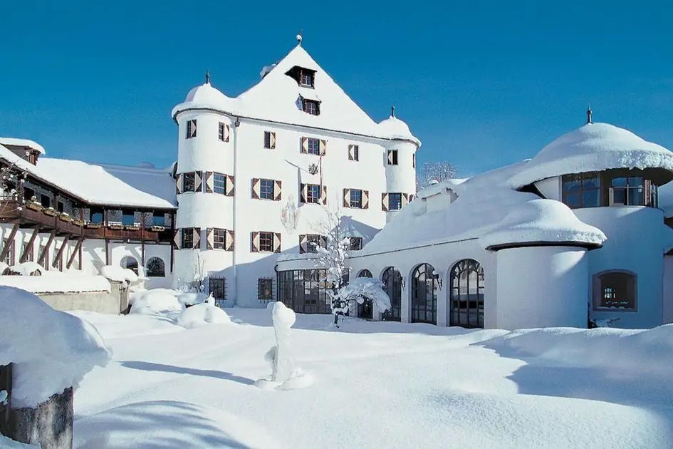 teren hotelu, budynek główny