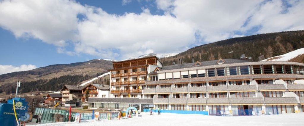 obiekt, budynek główny