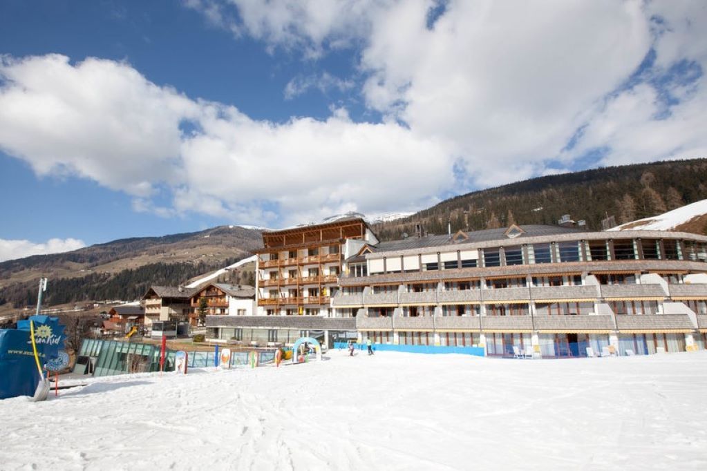 obiekt, budynek główny