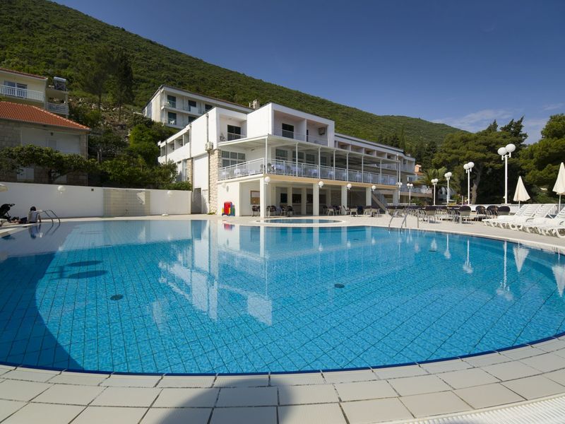 Faraon (Trpanj)