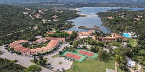 teren hotelu, basen, korty tenisowe