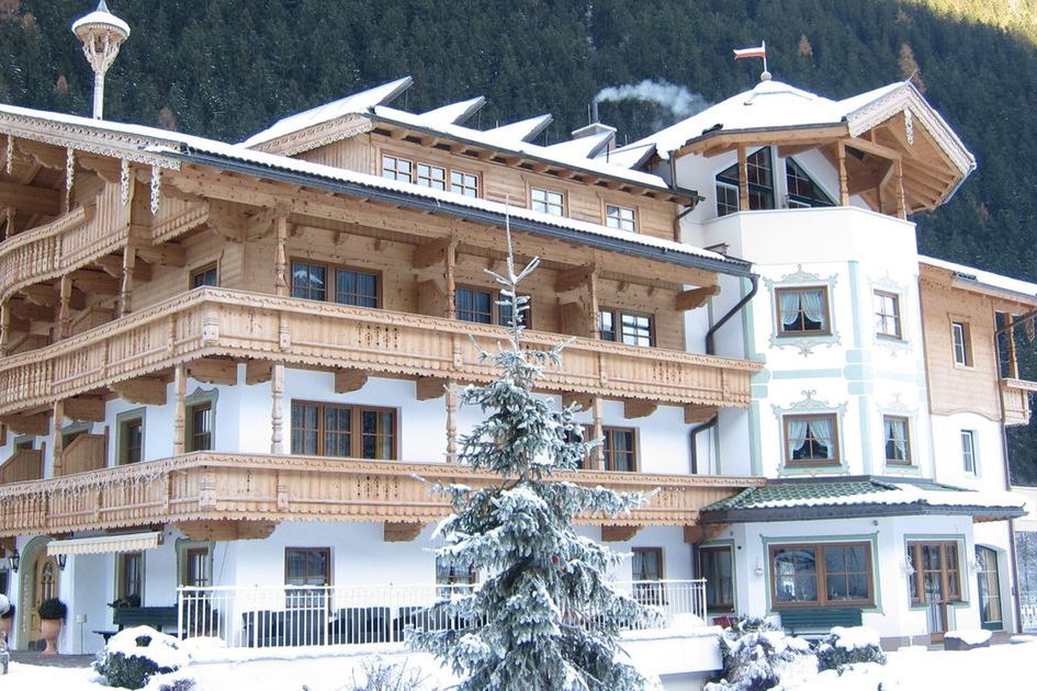 budynek główny, obiekt