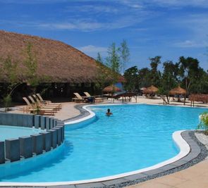 Bluewater Maribago Beach Resort