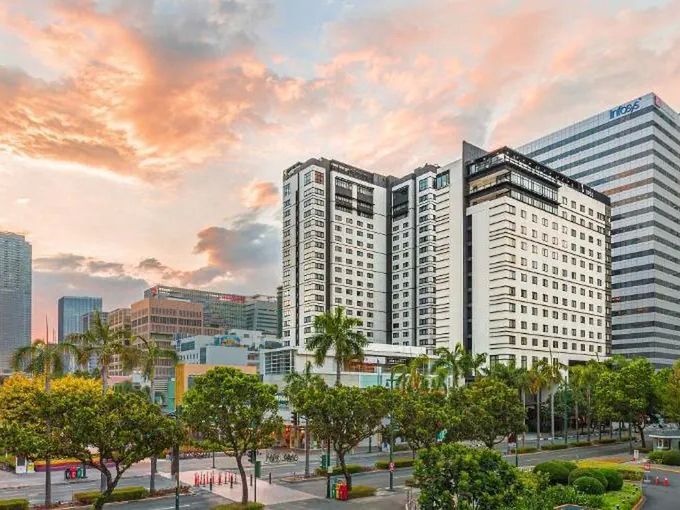 Seda Bonifacio Global City