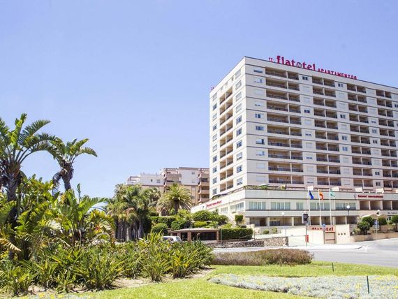 obiekt, teren hotelu