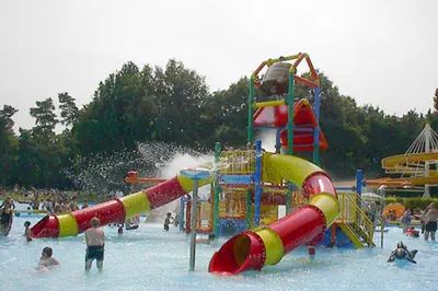 basen, zjeżdżalnia, aquapark