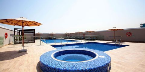 teren hotelu, basen, jacuzzi