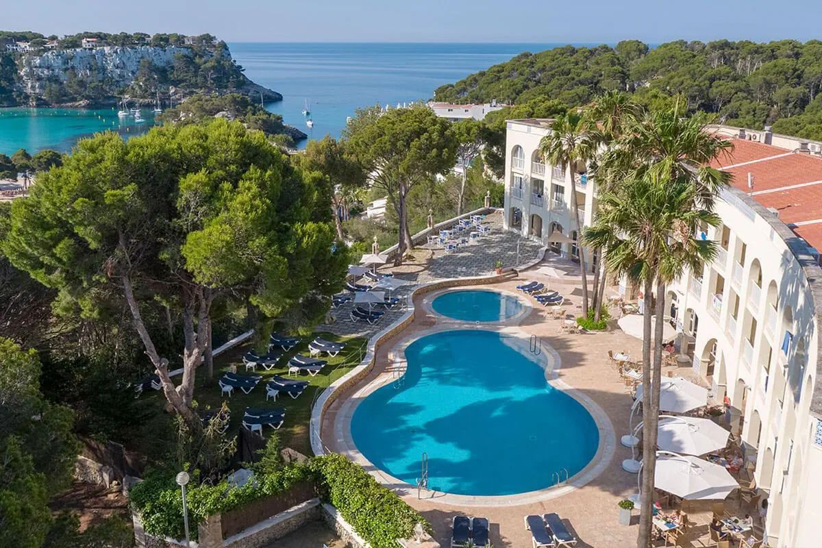 obiekt, teren hotelu, basen