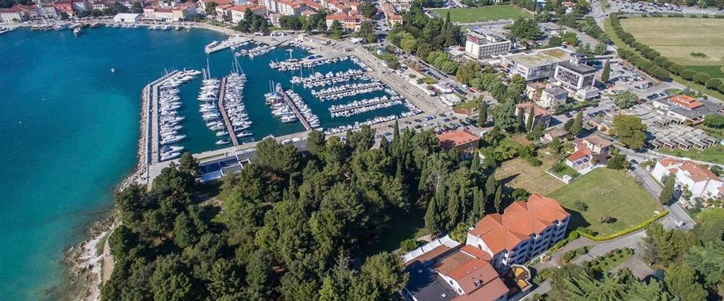 obiekt, teren hotelu