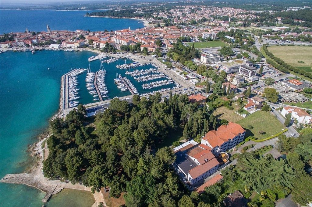 obiekt, teren hotelu