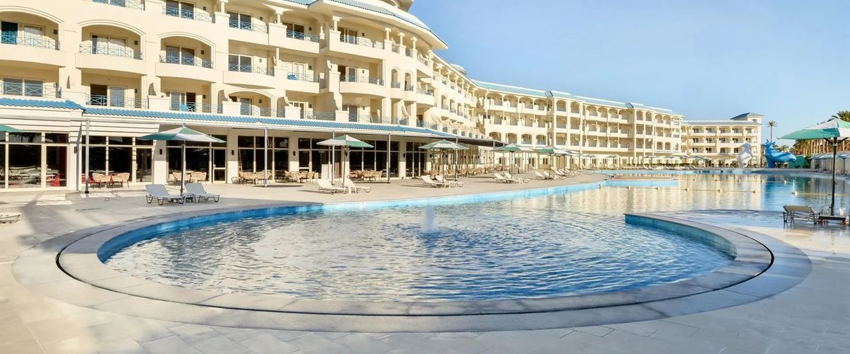 obiekt, teren hotelu, basen