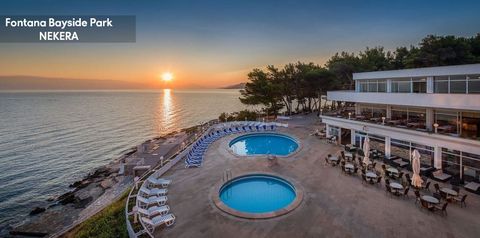 basen, teren hotelu, budynek główny