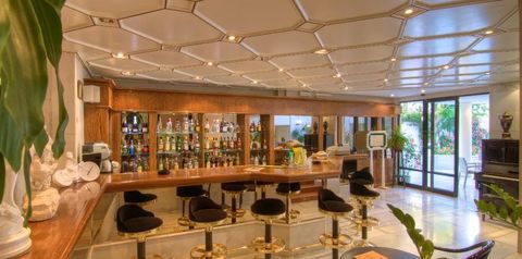 lobby bar